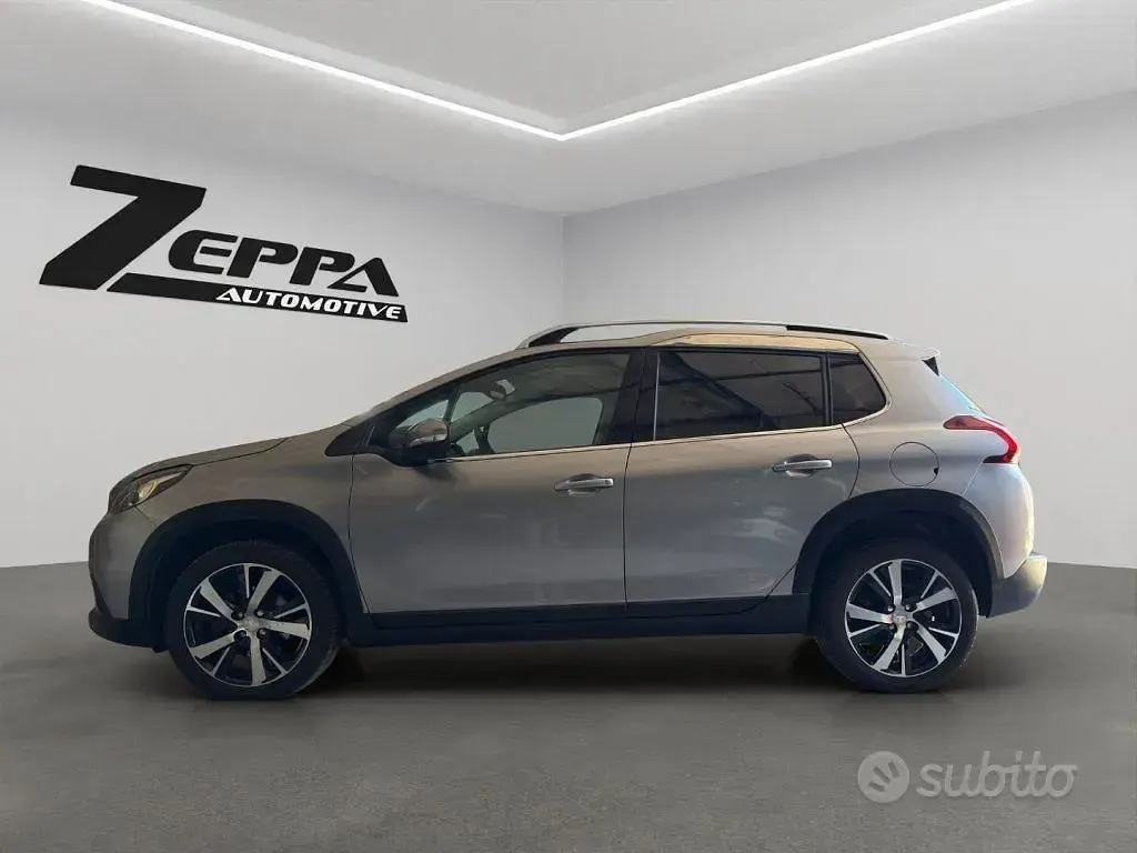 Usata Peugeot 2008 Allure 102 CV (75 kW) 2019 Grigio SUV