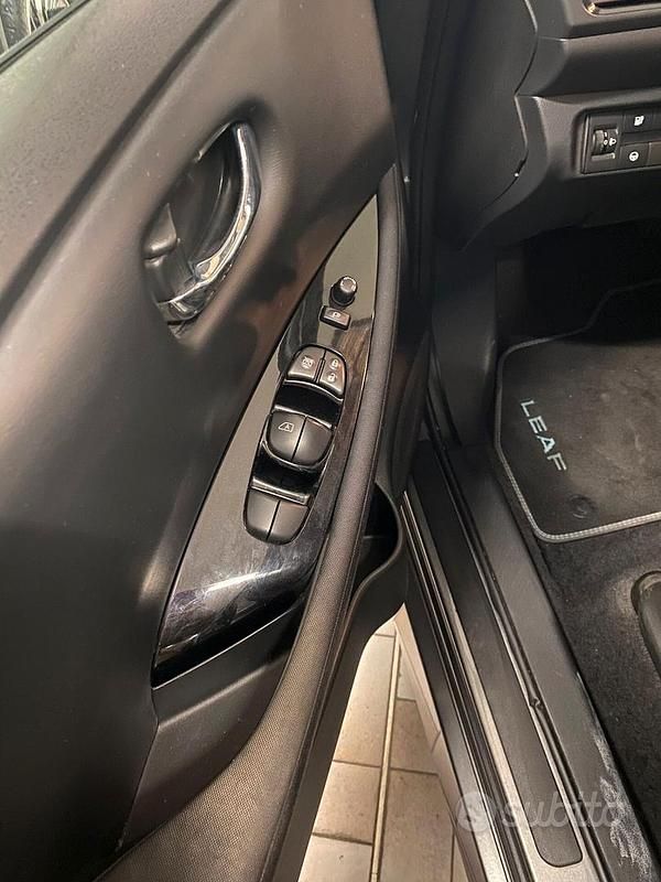 Usata Nissan Leaf N-Connecta 160 kW (218 CV) 2021 Grigio Utilitaria