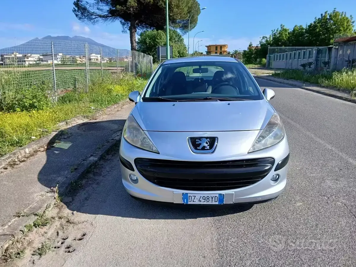 Usata Peugeot 207 68 CV (50 kW) 2009 Nero Berlina