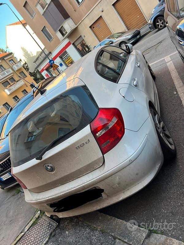 Usata BMW 118 143 CV (105 kW) 2010 Bianco Utilitaria