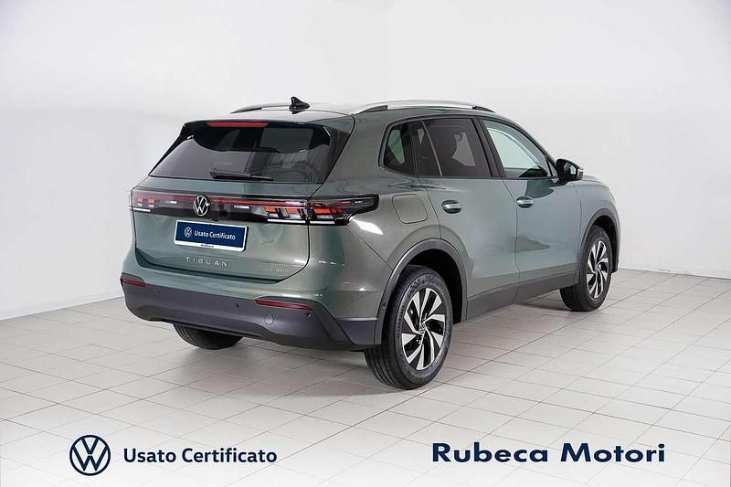 Usata VW Tiguan Edition 204 CV (150 kW) 2025 Verde SUV