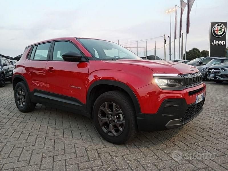 Usata Jeep Avenger Longitude 101 CV (74 kW) 2024 Rosso SUV