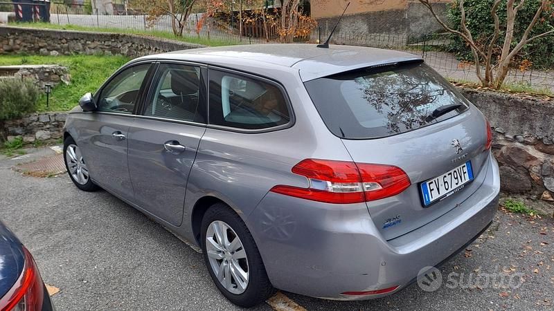Usata Peugeot 308 SW 102 CV (75 kW) 2019 Grigio Station wagon