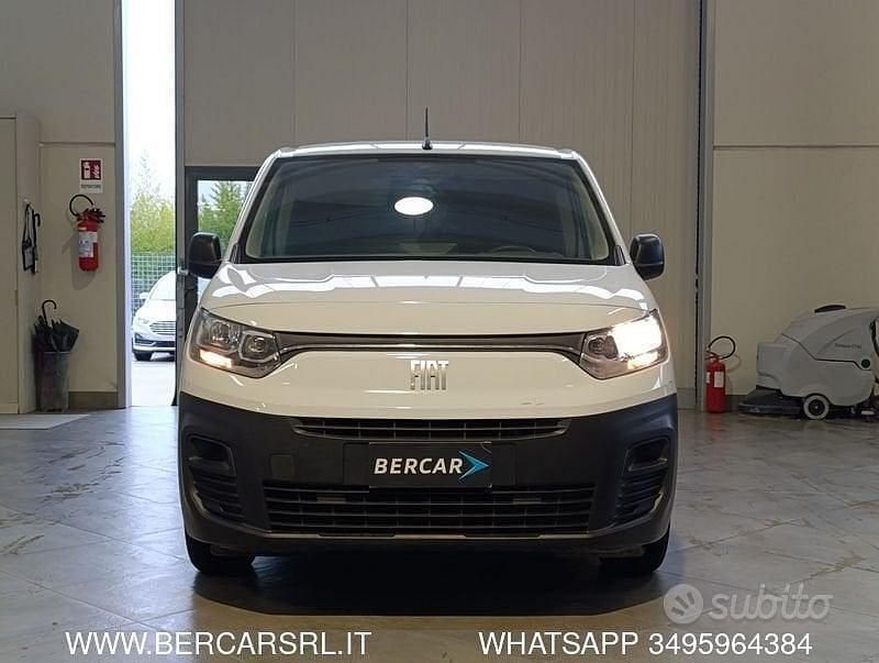 Usata Fiat Doblò 131 CV (96 kW) 2023 Bianco Monovolume