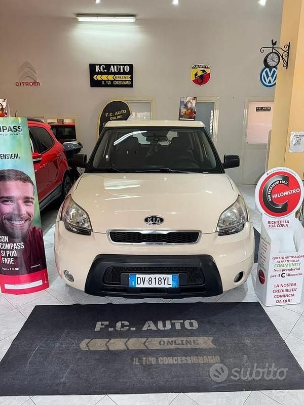 Usata Kia Soul 118 CV (86 kW) 2009 Beige SUV