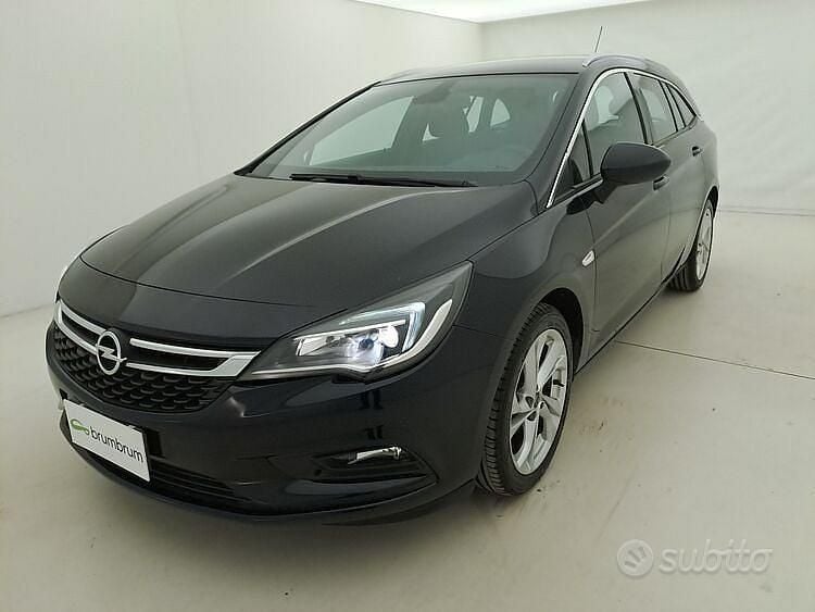 Usata Opel Astra Dynamic 150 CV (110 kW) 2019 Blu Station wagon