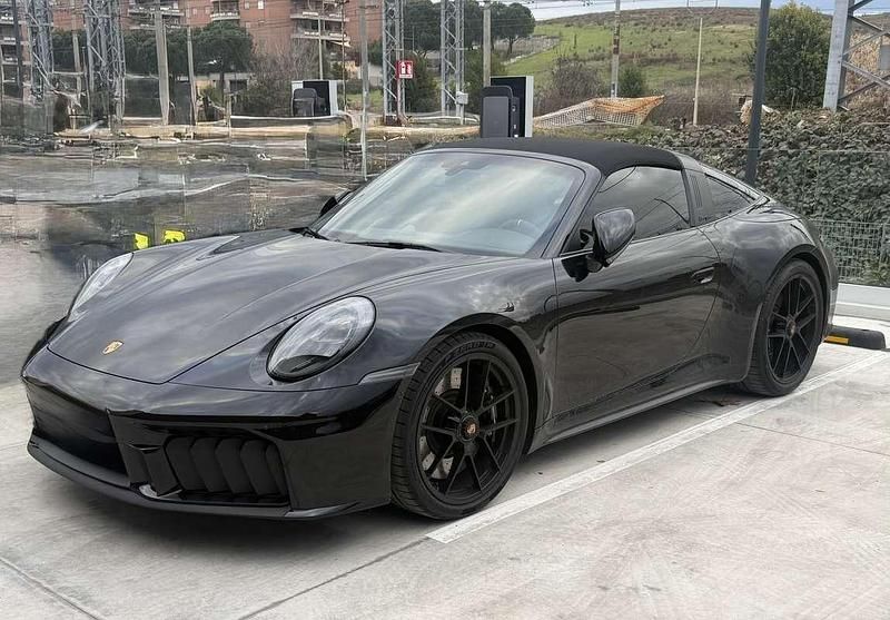 Usata Porsche 911 485 CV (356 kW) 2025 Nero Cabrio