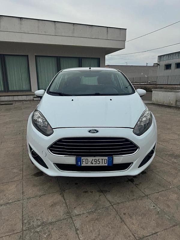 Usata Ford Fiesta 95 CV (69 kW) 2016 Bianco Berlina