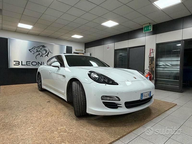 Usata Porsche Panamera Platinum Edition 250 CV (183 kW) 2012 Bianco Utilitaria