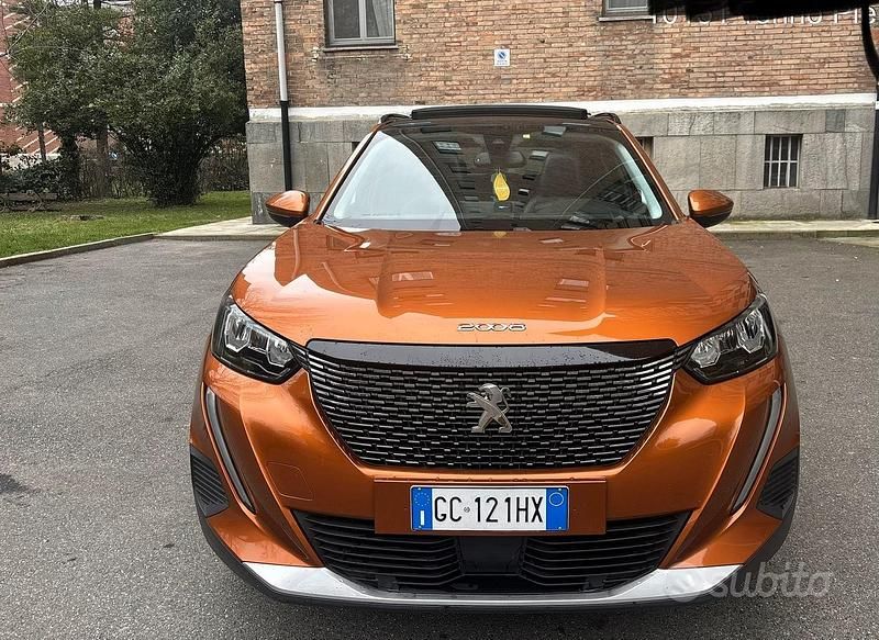 Usata Peugeot 2008 130 CV (95 kW) 2019 Bianco SUV