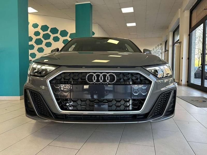 Nuova Audi A1 S-Line 116 CV (85 kW) 2025 Grigio SUV