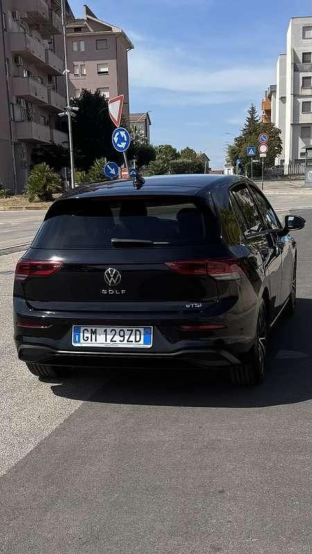 Usata VW Golf VIII Life 131 CV (96 kW) 2023 Berlina