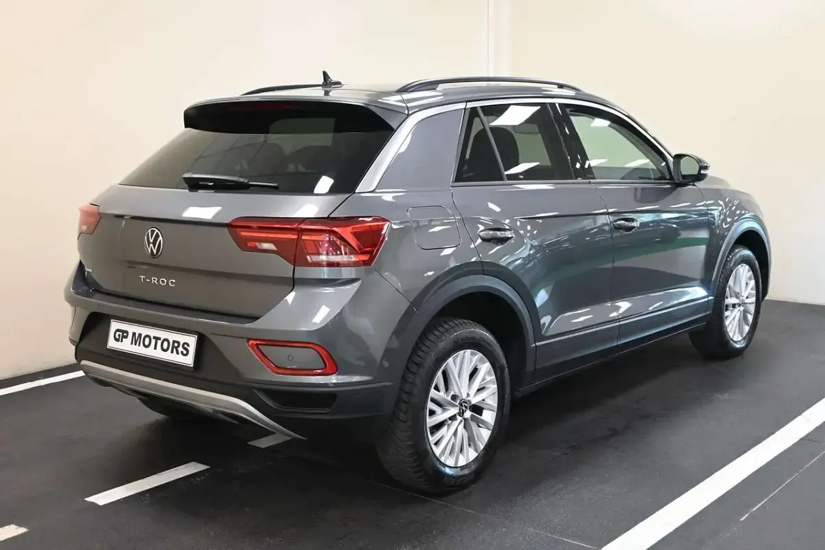 Usata VW T-Roc Life 110 CV (80 kW) 2023 Grigio SUV