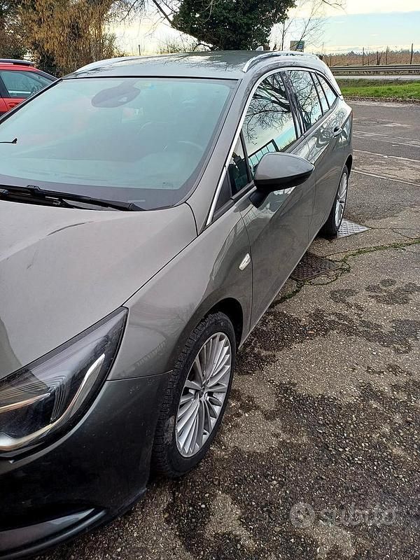 Usata Opel Astra 110 CV (80 kW) 2017 Grigio Station wagon