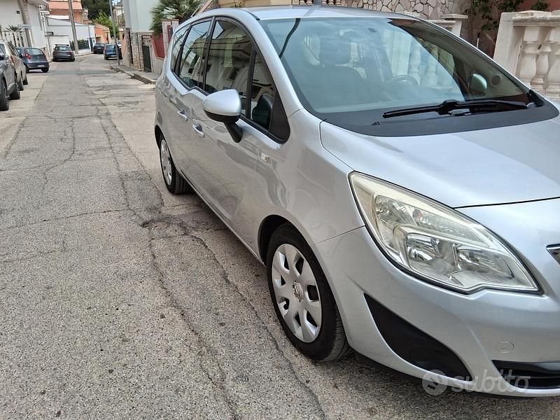 Usata Opel Meriva 95 CV (69 kW) 2011 Monovolume