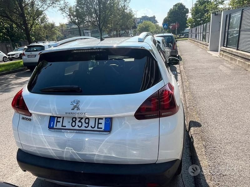 Usata Peugeot 2008 Allure 100 CV (73 kW) 2017 Bianco SUV