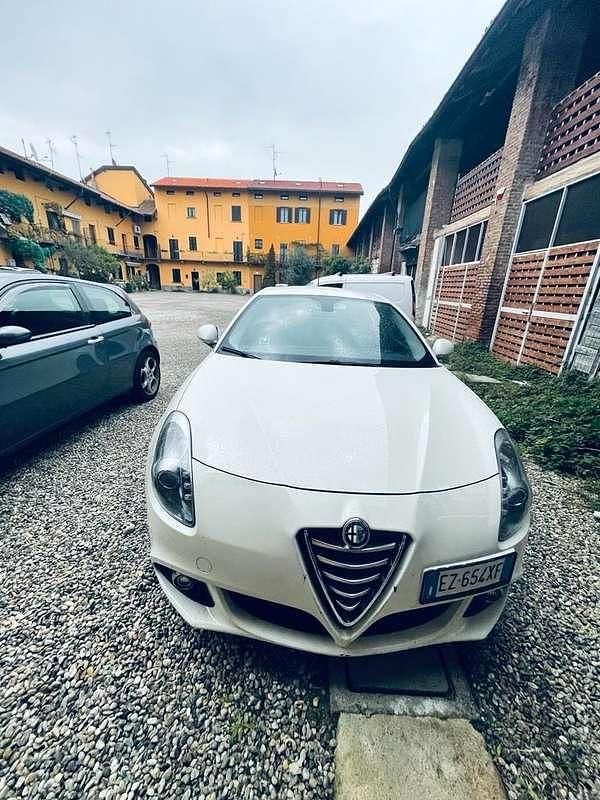Usata Alfa Romeo Giulietta Distinctive 105 CV (77 kW) 2015 Utilitaria