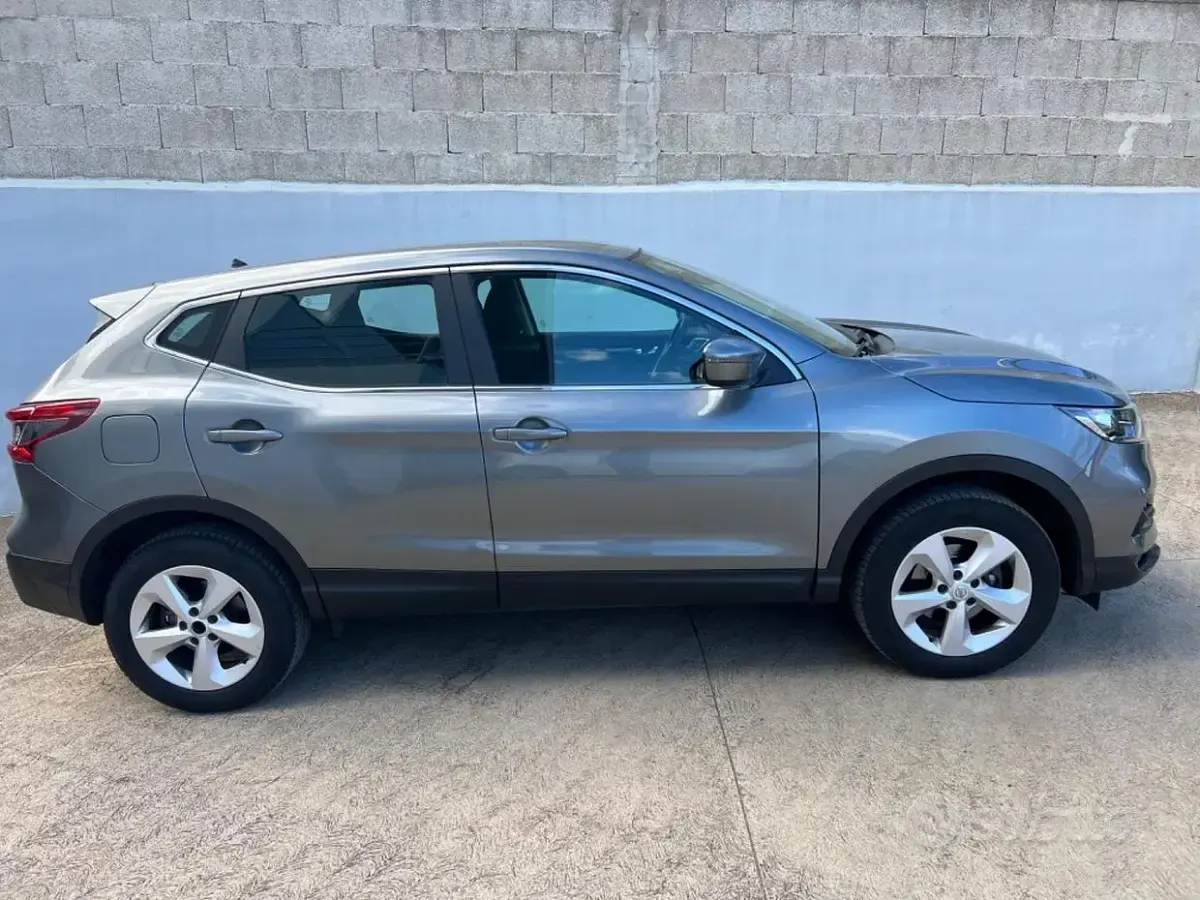 Usata Nissan Qashqai Acenta 110 CV (80 kW) 2018 Grigio SUV