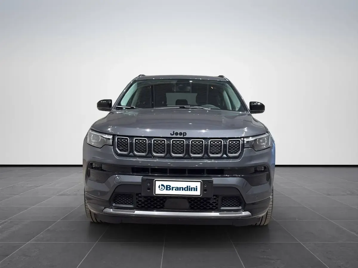 Usata Jeep Compass Summit 131 CV (96 kW) 2025 Graphite grey SUV