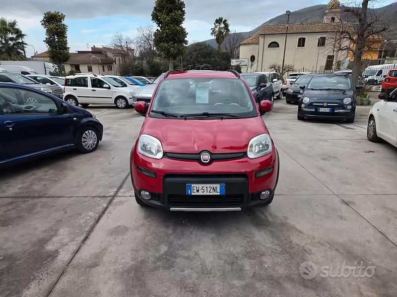 Usata Fiat Panda 4x4 S 75 CV (55 kW) 2014 Rosso Utilitaria