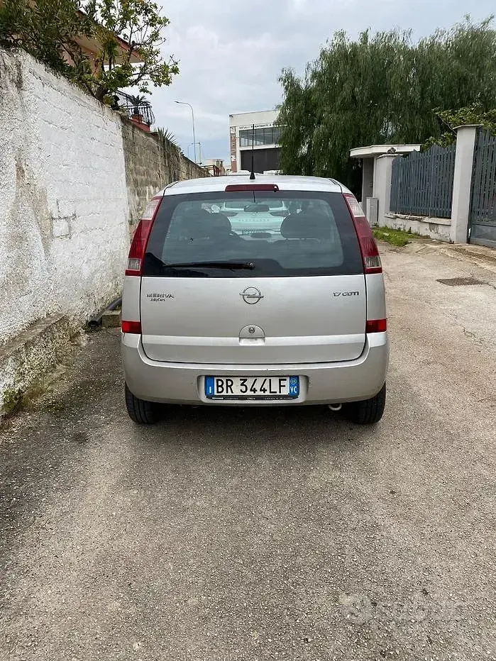 Usata Opel Meriva 101 CV (74 kW) 2004 Grigio Monovolume