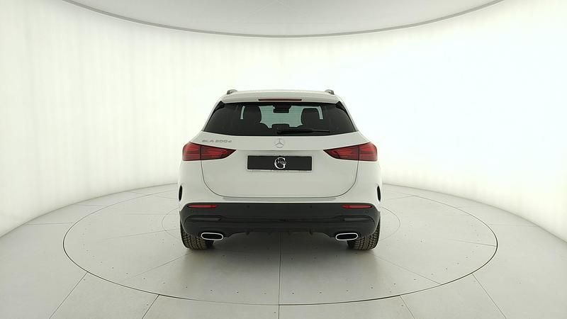 Usata Mercedes GLA200 150 CV (110 kW) 2025 Nero SUV