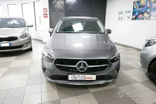 Usata Mercedes B180 Progressive 136 CV (100 kW) 2023 Grigio Utilitaria