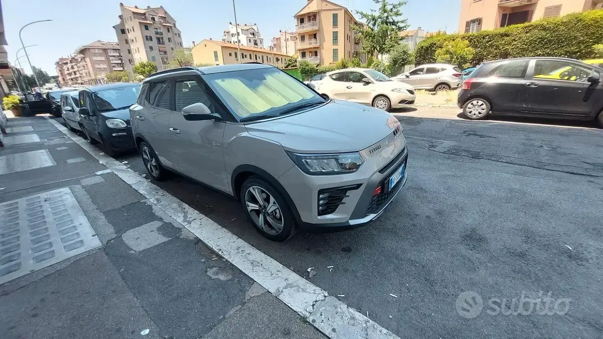 Usata KGM Tivoli 163 CV (119 kW) 2026 Grigio SUV