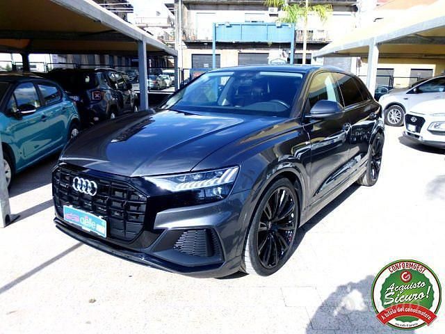 Usata Audi Q8 S-Line 286 CV (210 kW) 2022 Grigio SUV