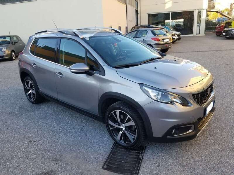 Grigio Usata 2019 Peugeot 2008 Allure SUV | 15.800 € (Buon prezzo) - Immagine 1/4