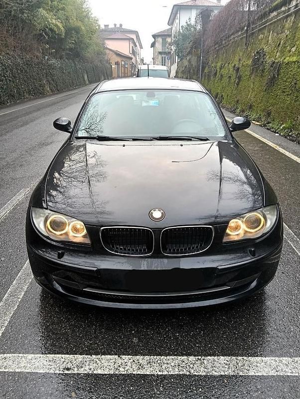 Usata BMW 118 143 CV (105 kW) 2008 Nero Utilitaria