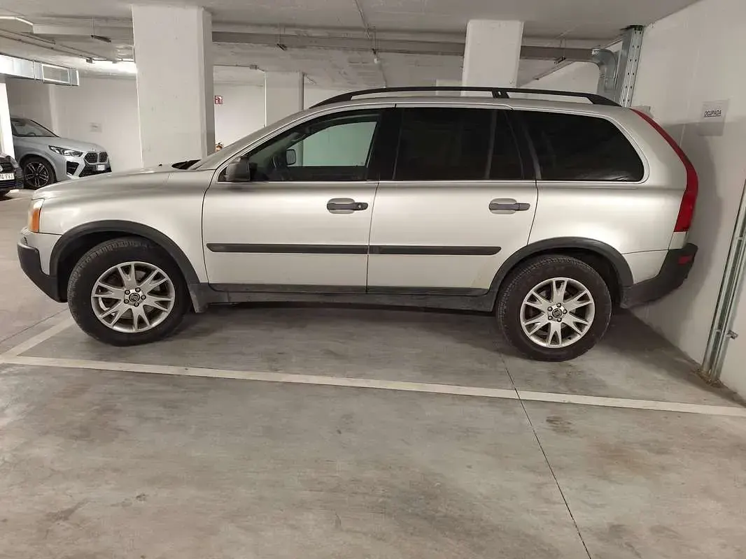 Usata Volvo XC90 Executive 163 CV (119 kW) 2004 Argento SUV