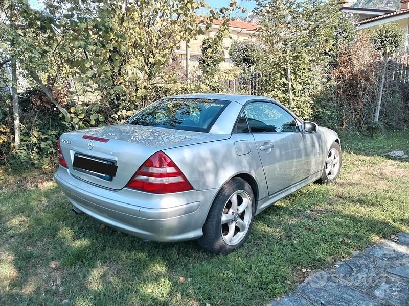 Usata Mercedes SLK200 192 CV (141 kW) 2000 Grigio Cabrio