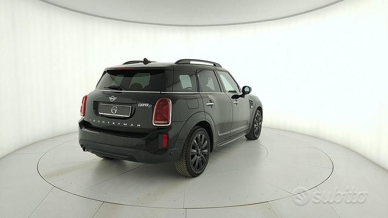 Käytetty Mini Countryman 150 HP (110 kW) 2021 Musta Katumaasturi