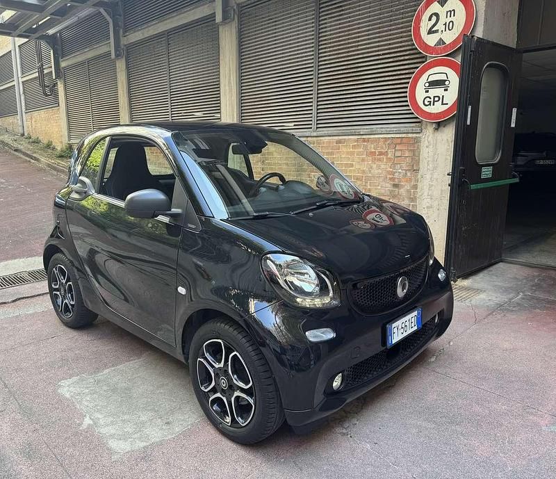 Nero Usata 2019 Smart ForTwo Coupé Passion Due volumi | 15.800 € (Buon prezzo) - Immagine 1/4