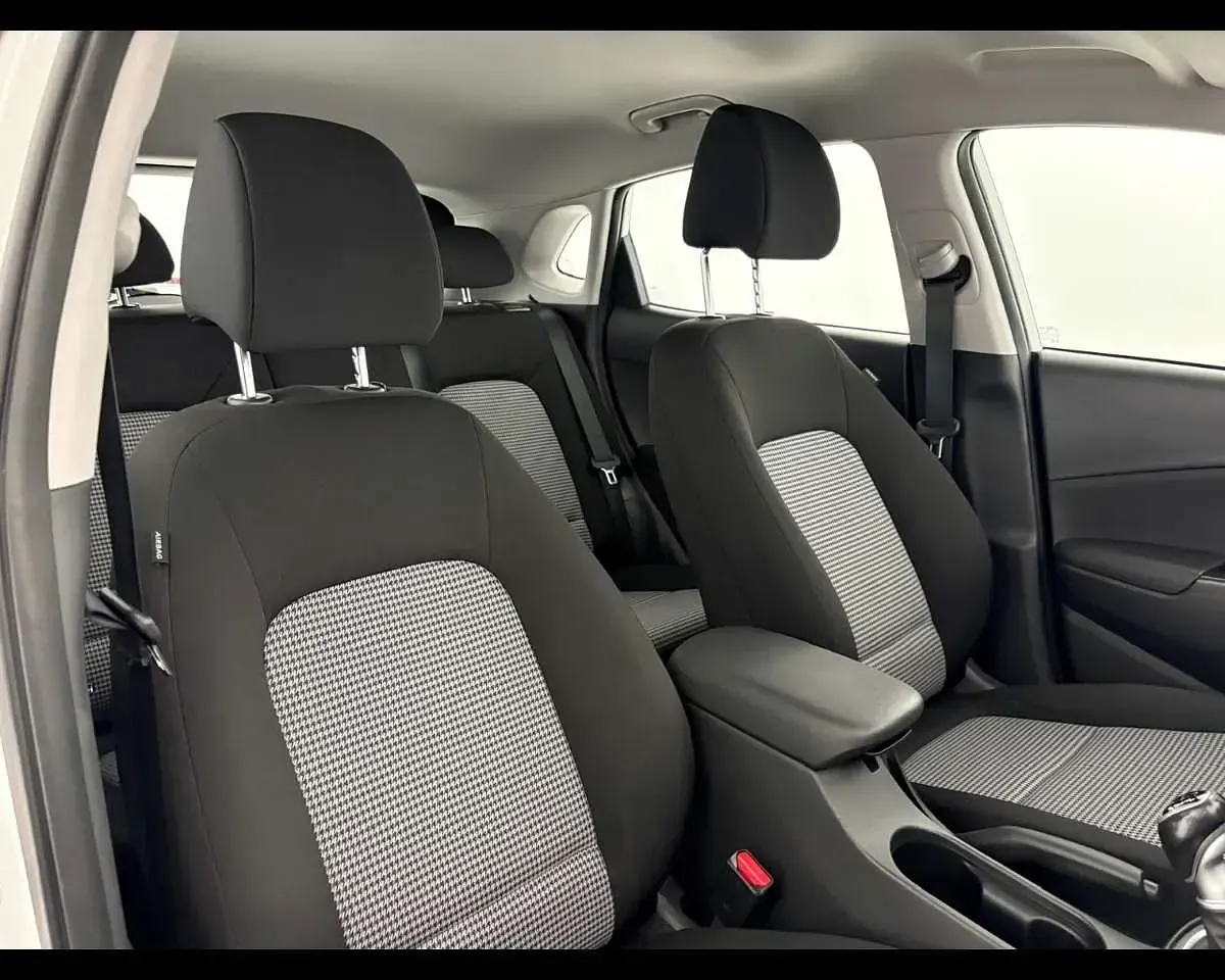 Usata Hyundai Kona 120 CV (88 kW) 2022 Atlas white SUV