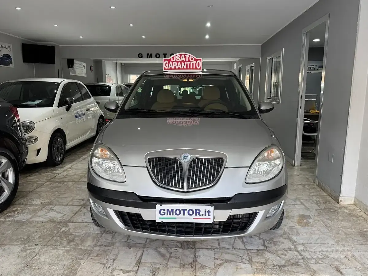Usata Lancia Ypsilon 69 CV (50 kW) 2006 Grigio Utilitaria