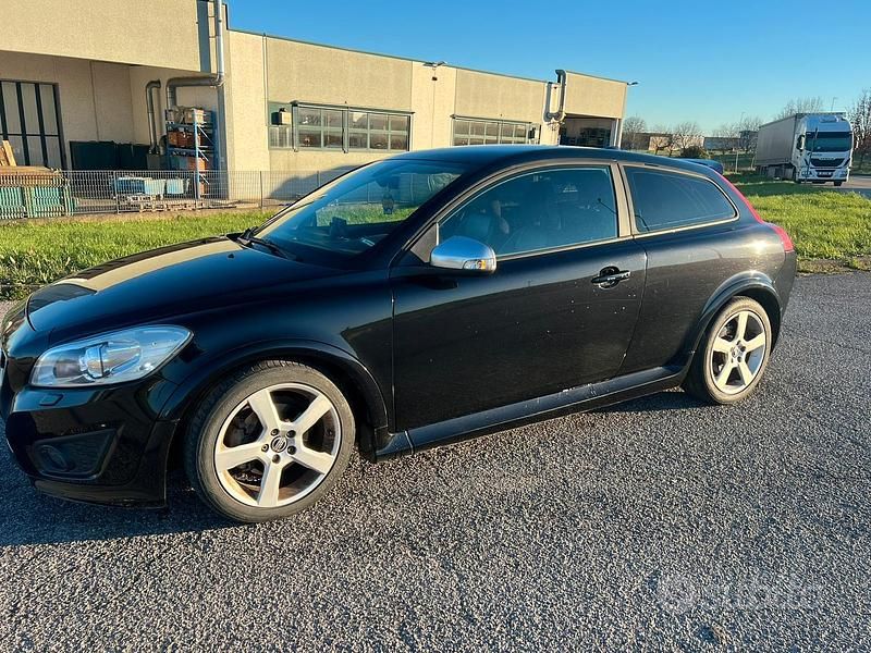 Usata Volvo C30 R-Design 115 CV (84 kW) 2011 Nero Utilitaria