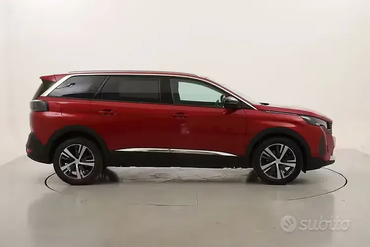 Usata Peugeot 5008 Allure 131 CV (96 kW) 2022 Rosso SUV