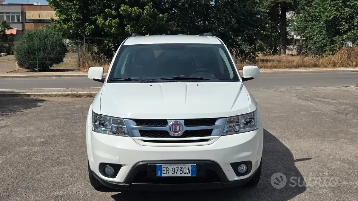 Usata Fiat Freemont Lounge 140 CV (102 kW) 2013 Bianco SUV
