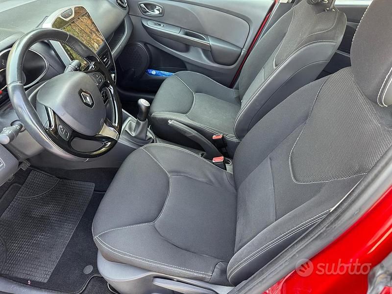 Usata Renault Clio GrandTour 75 CV (55 kW) 2014 Rosso Station wagon