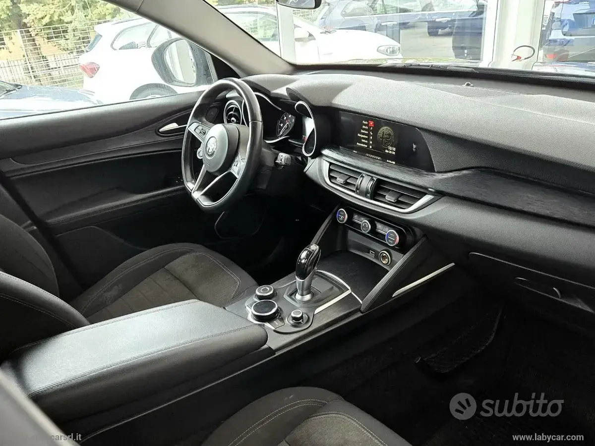 Usata Alfa Romeo Stelvio 160 CV (117 kW) 2019 Blu SUV