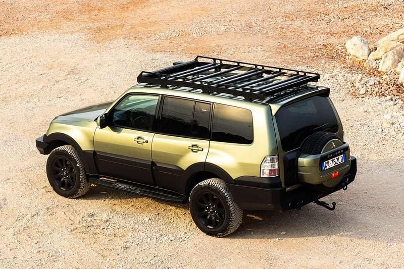 Usata Mitsubishi Pajero 200 CV (147 kW) 2011 Verde SUV