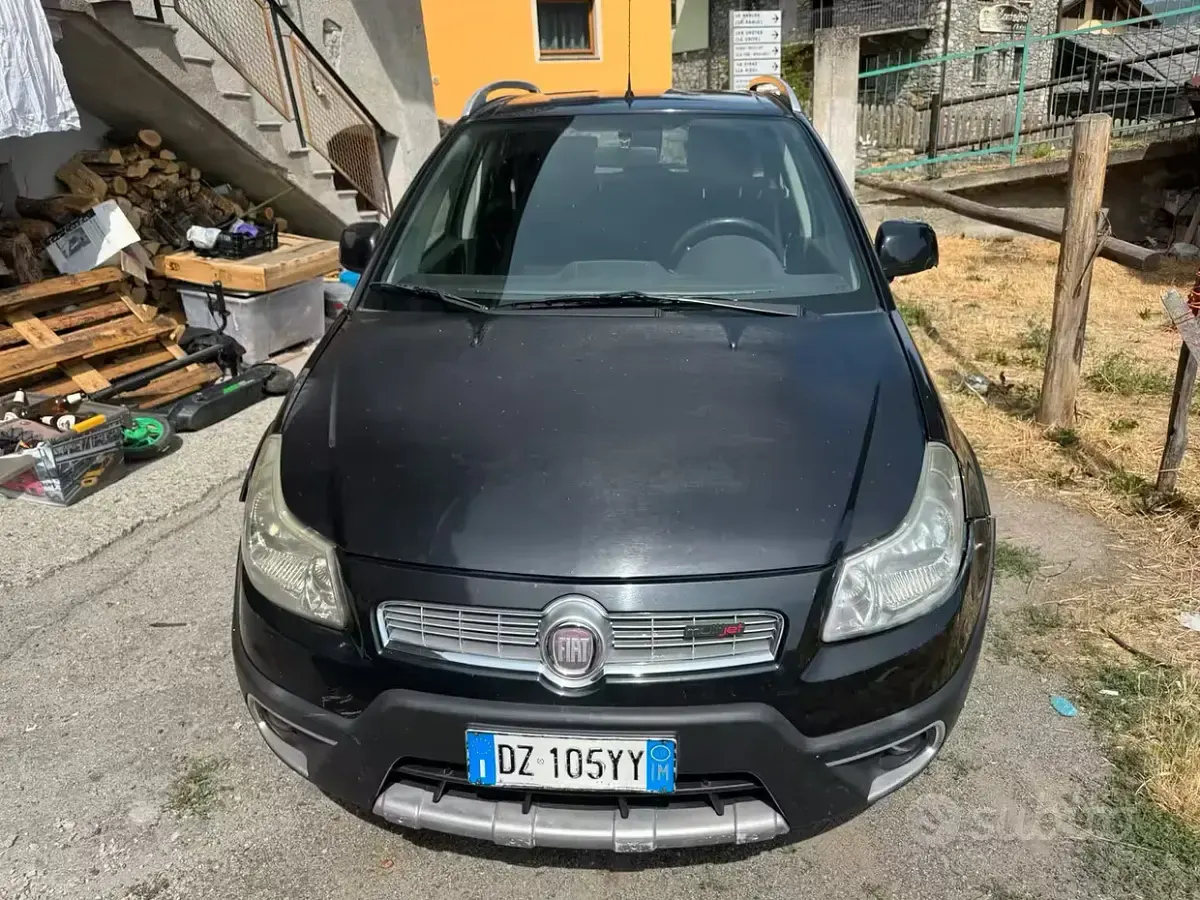 Usata Fiat Sedici 135 CV (99 kW) 2010 Nero SUV
