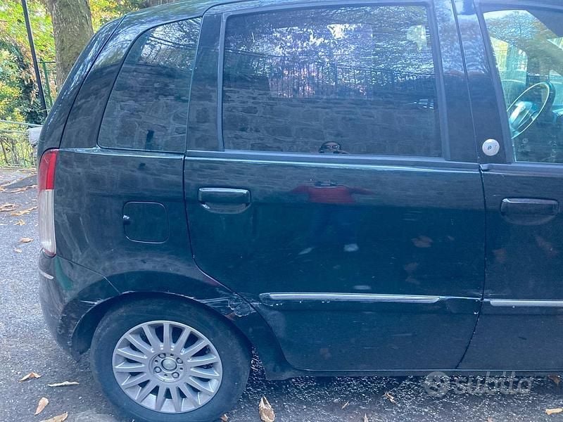 Usata Lancia Musa 77 CV (56 kW) 2012 Nero Monovolume
