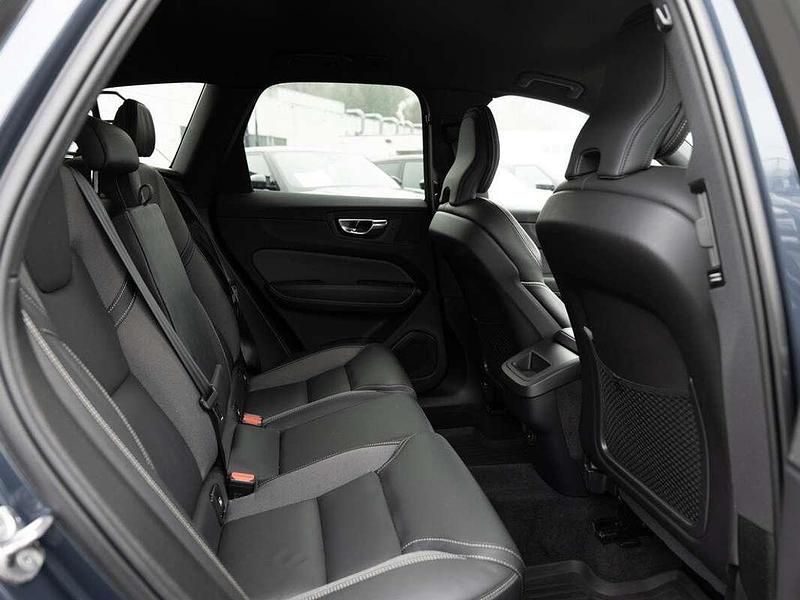 Usata Volvo XC60 R-Design 197 CV (144 kW) 2020 Blu/azzurro SUV