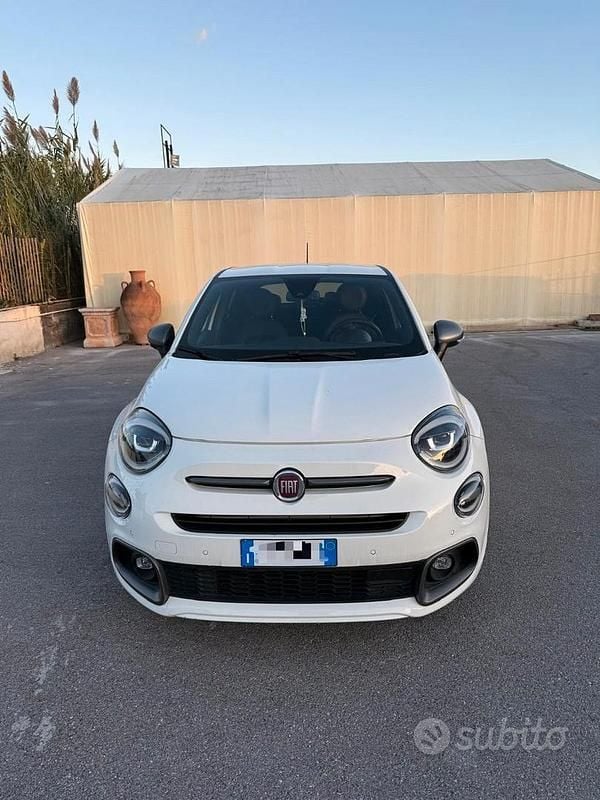 Bianco Usata 2021 Fiat 130 Sport Tre volumi | 19.000 € (Buon prezzo) - Immagine 1/4