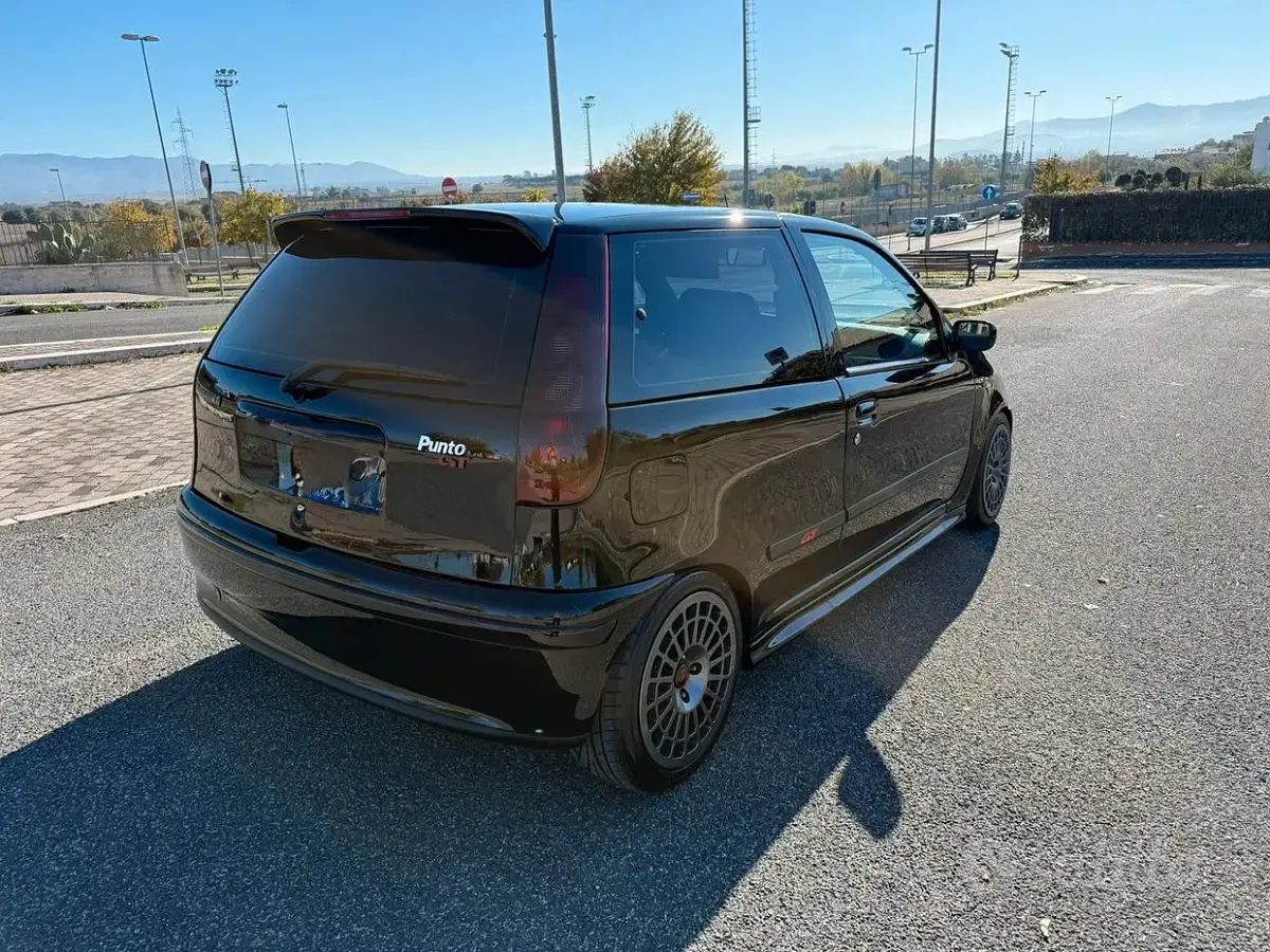 Usata Fiat Punto 131 CV (96 kW) 1998 Nero Utilitaria