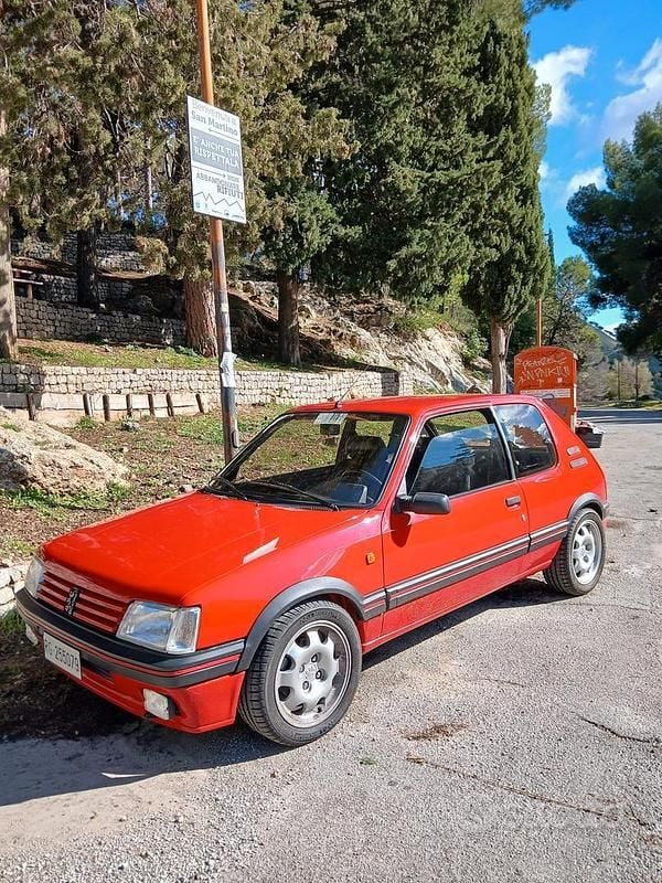 Usata Peugeot 205 GTi 130 CV (95 kW) 1987 Rosso Berlina