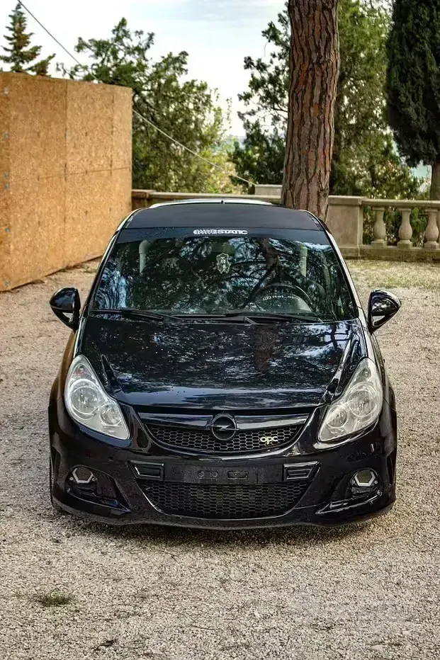 Usata Opel Corsa 69 CV (50 kW) 2007 Nero Utilitaria